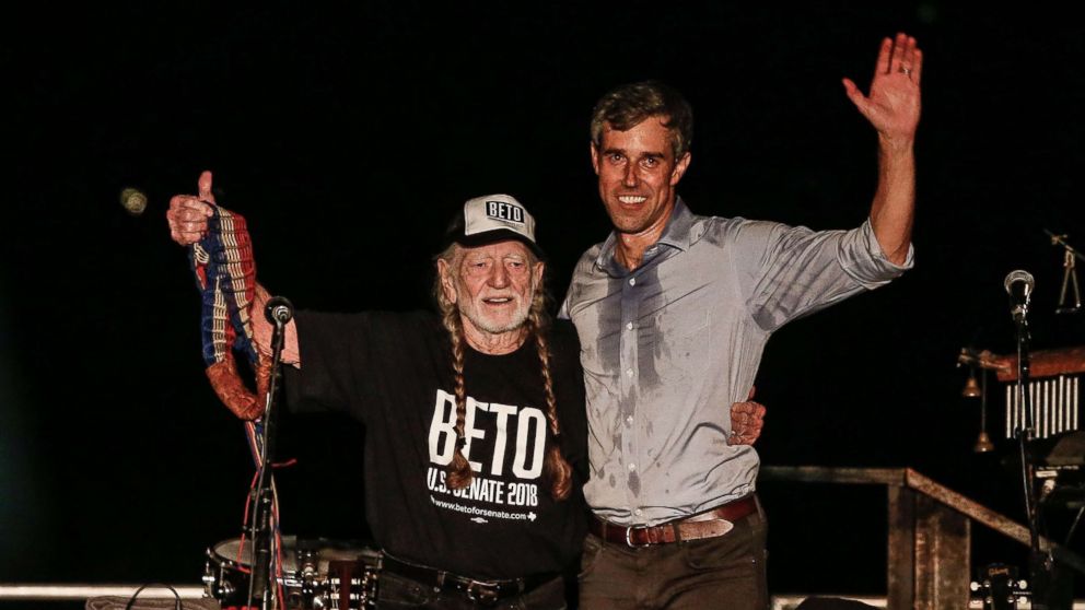 willie-nelson-beto-o-rourke-epa-jt-180930_hpMain_16x9_992