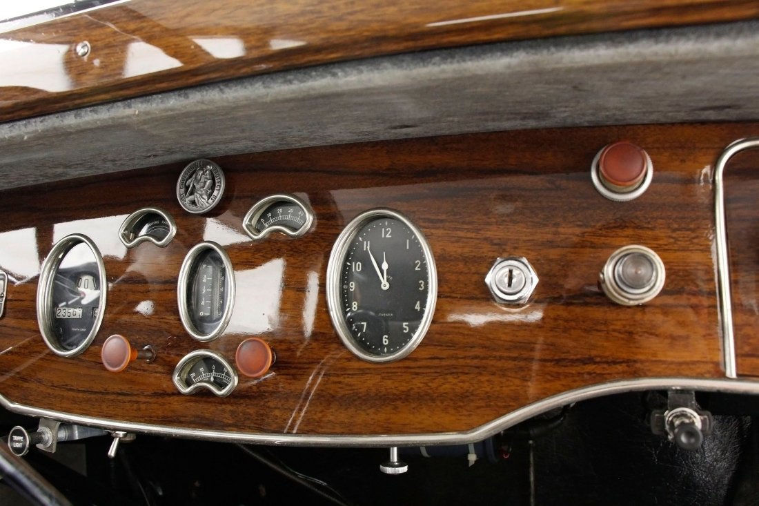 1930-packard-726-standard-eight-sedan